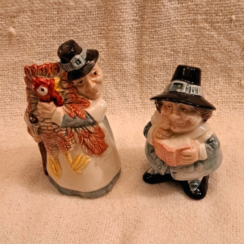 Fitz and Floyd "Pilgrims Progress" Thanksgiving Salt & Pepper Shakers